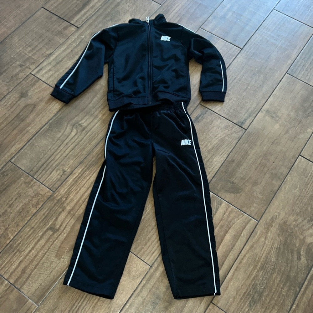 Kids Nike Track Suit size 7